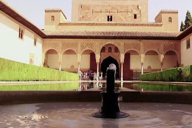 Alhambra Private/Small Group Tour & Nasrid Palaces Skip the Line - Highlights of the Tour