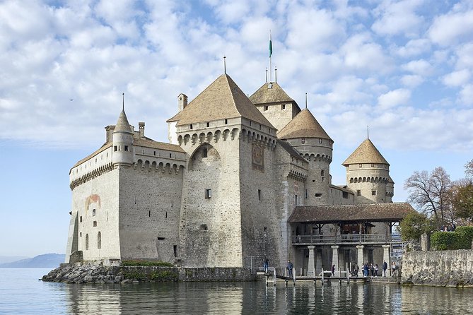 Chillon Castle Entrance Ticket in Montreux - Visitor Experience and Amenities