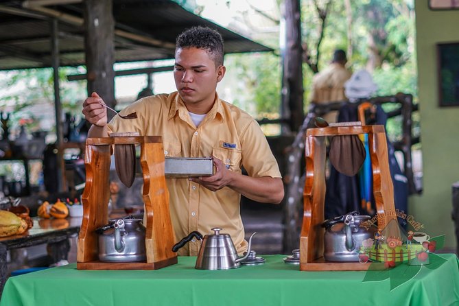 Costa Rican Coffee and Chocolate Crafting Experience: North Fields Cafe - Guide Experience and Learning