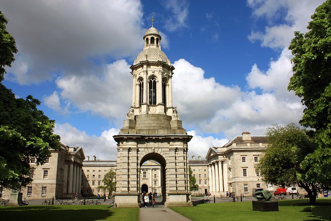 Dublin Book of Kells, Castle and Molly Malone Statue Guided Tour - Book of Kells