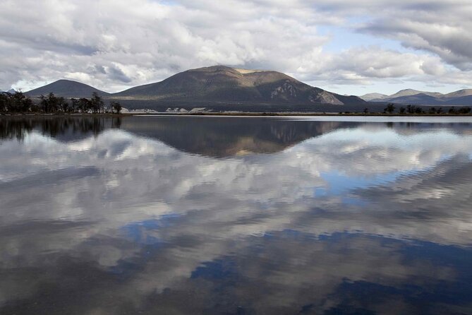 Escondido Lake and Fagnano Lake 4x4 off Road Tour With Lunch - Ushuaia Adventure Awaits