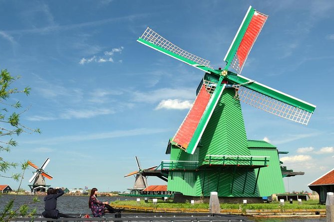 Giethoorn and Zaanse Schans Windmills Day Trip From Amsterdam - Tour Highlights