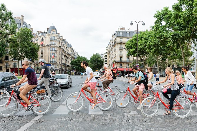 Highlights of Paris Bike Tour With a Local Guide - Tour Inclusions and Equipment