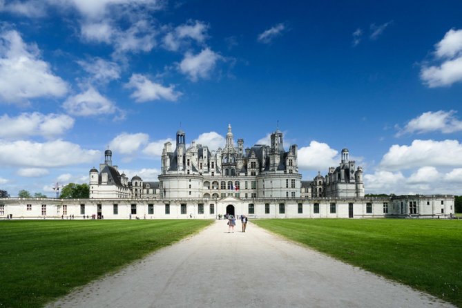 Loire Valley Castles Day Trip From Paris With Wine Tasting - Château De Chambord: Enchanting Castle Inspiration