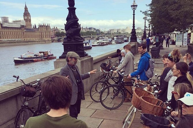 London Bike Tour: Landmarks, Secret Gems, Pub Stop & Street Art - Meeting Point and Accessibility