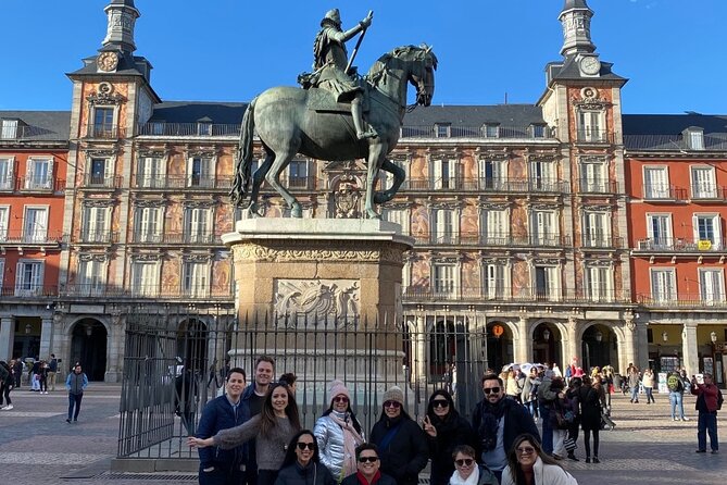 Madrid Essential: Historic Center, Plaza Mayor & Royal Palace - Exploring the Iconic Plaza Mayor