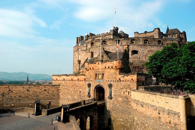 Royal Mile Small Group Walking Tour - Optional Edinburgh Castle - Small Group Experience