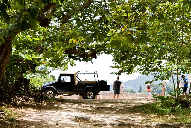 Sintra Jeep Safari - Traditional Portuguese Lunch and Delicacies