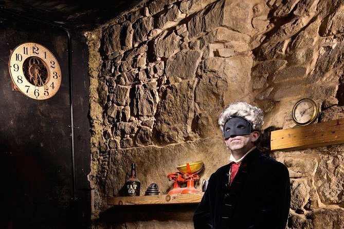 The World Famous Underground Ghost Tour - Descending Into the Eerie Vaults of Edinburgh