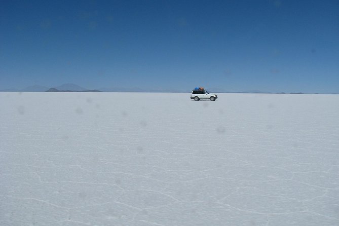 Uyuni Salt Flat 2 Day+Sunset at Salt Water Region + Mirror Effect - Pickup and Logistics