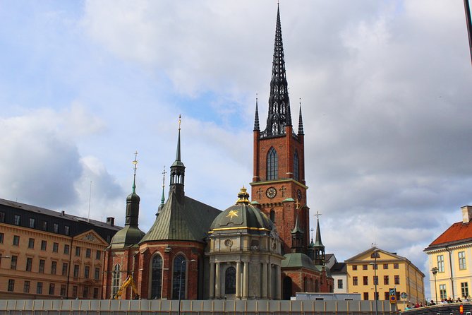 Walking Tour of Stockholm Old Town - Guides and Participant Feedback