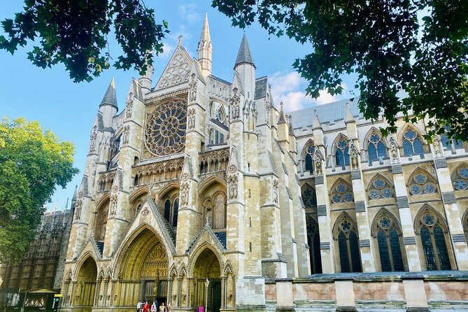 Westminster Guided Walking Tour With Abbey Entry - Discovering Buckingham Palace and the Houses of Parliament