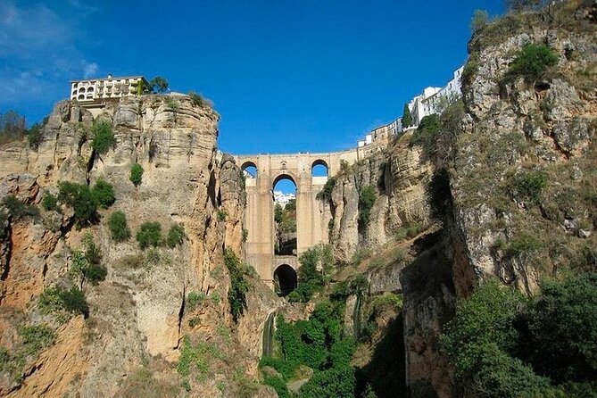 White Villages and Ronda Day Tour From Seville - Discovering the Scenic Beauty of Grazalema