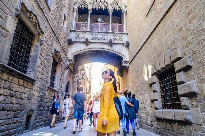 Barcelona 360 Tour: Flying, Sailing & Walking Guided Small Group - Itinerary and Key Locations