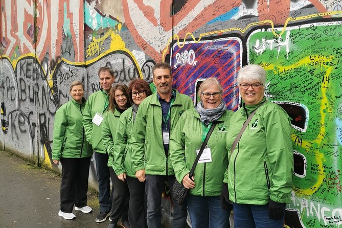 Belfasts Political Mural Taxi Tour - Navigating the Peace Wall and Iconic Murals