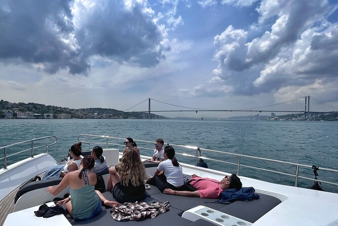 Bosphorus Yacht Cruise Experience: Visit the Asian Side - Customer Feedback and Ratings