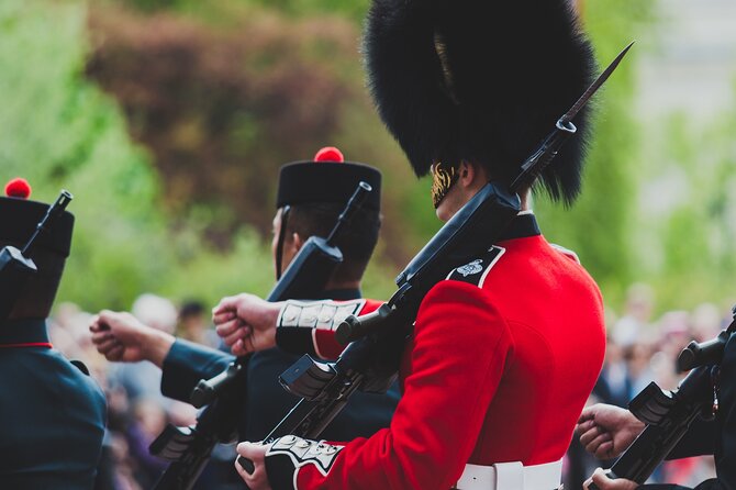 Changing of the Guard Walking Tour - Accessibility and Health Considerations