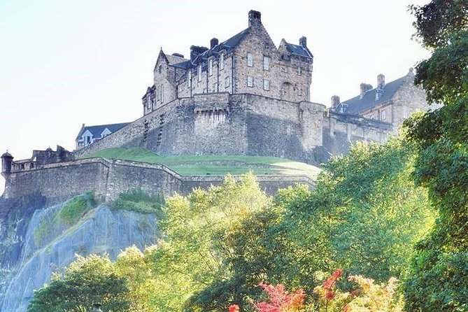 Edinburgh Castle Guided Walking Tour in English - Exploring Edinburgh Castle Independently