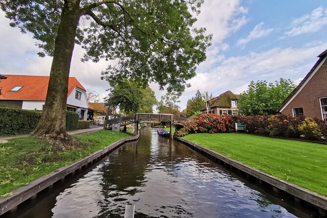 Giethoorn, Afsluitdijk, Zaanse Schans Day Tour Incl Hotel Pick Up - Tour Ratings and Reviews