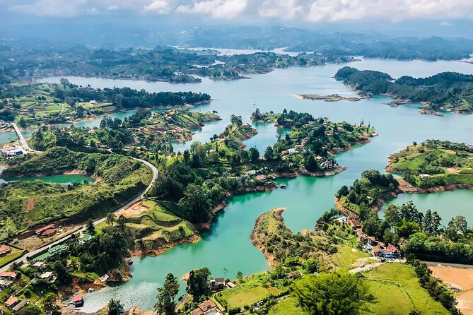 Guatapé Stone of Peñol Excursion + Gastronomic Tour and Cruise on the Dam - Cruising on the Guatapé Dam