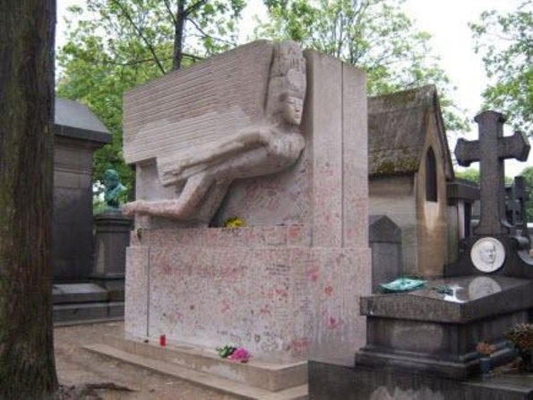 Paris: Famous Graves of Pere Lachaise Cemetery Guided Tour - Notable Graves at Père Lachaise Cemetery