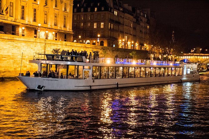 Paris Gourmet Dinner Seine River Cruise With Singer and DJ Set - Guest Feedback and Experiences