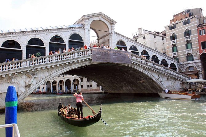 Rialto Market Food and Wine Lunchtime Tour of Venice - Tasting the Treasures of Bacari Bars