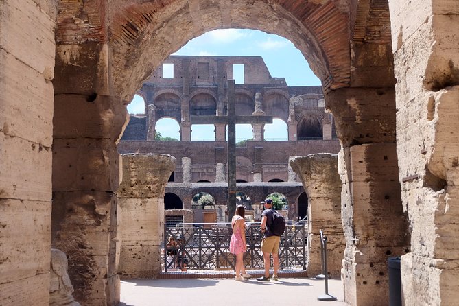 Rome: Colosseum Arena, Palatine & Forum - Gladiators Stage Tour - Discovering the Roman Forum