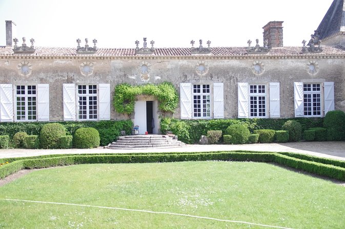 Saint Emilion Day Trip With Sightseeing Tour & Wine Tastings From Bordeaux - Wine Experience