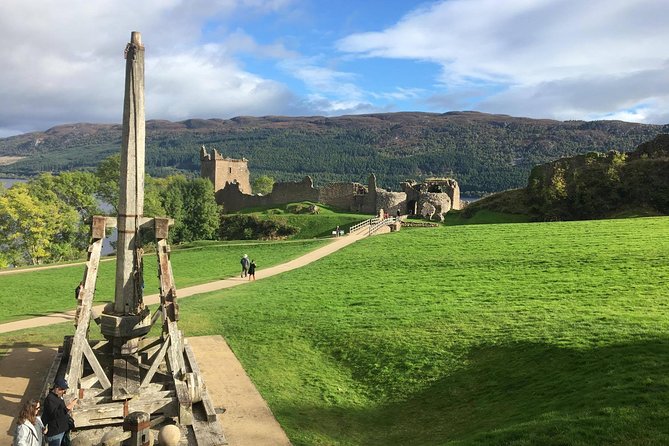 Scottish Highlands, Loch Ness and Glencoe Day Trip From Edinburgh - Admiring the Grandeur of Stirling Castle