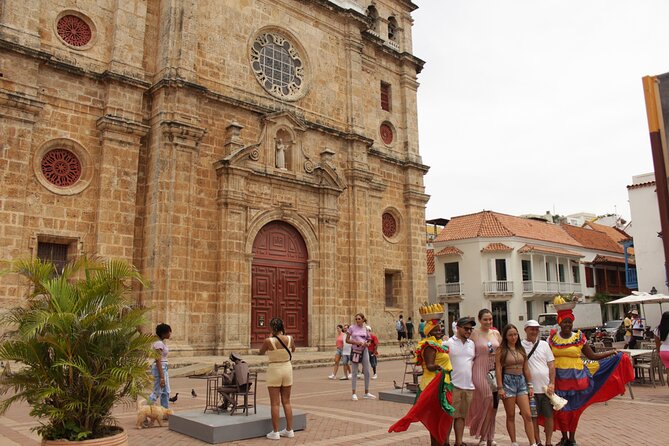 Shared Tour of the Old Walled City in Cartagena - Local Cuisine and Dining Recommendations