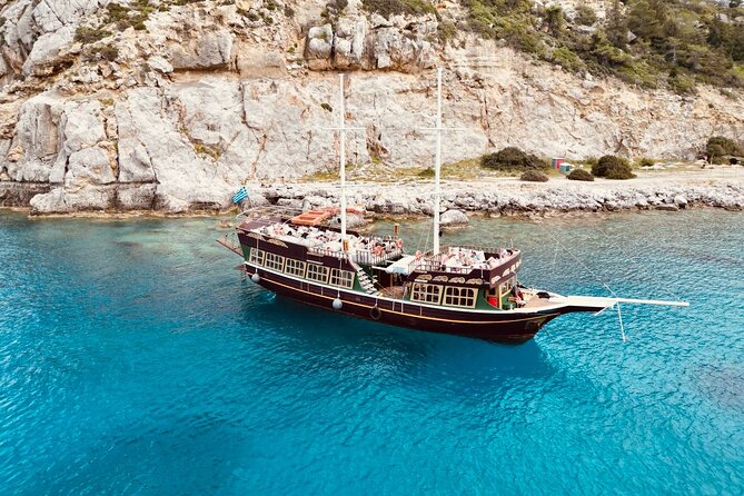 Sun & Sea 6 Hour All Inclusive Swimming Cruise With Greek BBQ & Unlimited Drinks - Dining and Refreshments