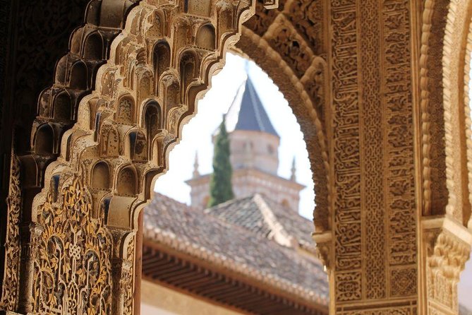 Alhambra Private/Small Group Tour & Nasrid Palaces Skip the Line - Meeting and Pickup Information