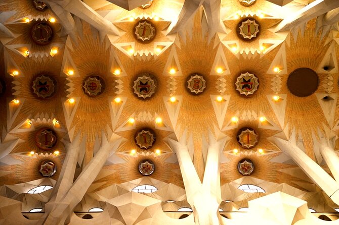 Barcelona: Sagrada Familia Skip-the-Line Guided Tour & Tickets - Dress Code