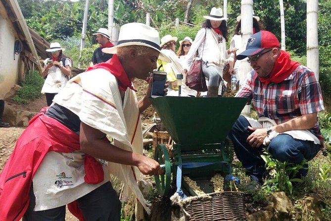 Coffee Tour In Horse Riding and Lunch In Medellin - Coffee Farm Tour