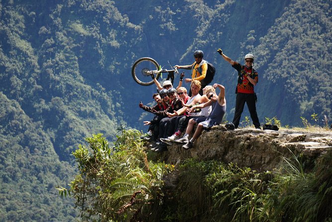 Death Road, Bolivia: Mountain Bike Tour on the Worlds Most Dangerous Road - Exploring the La Senda Verde Ecotourism Resort