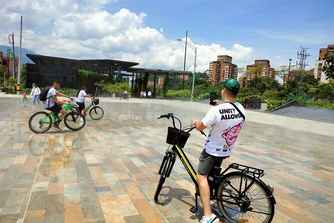 Electric Bike City Tour Medellin, Viewpoints, Local Snacks and Drink Tastings - Traveler Feedback and Recommendations