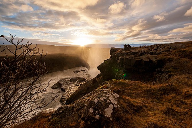 Golden Circle, Volcano Crater and Blue Lagoon Small-Group Tour - Witnessing the Strokkur Geyser