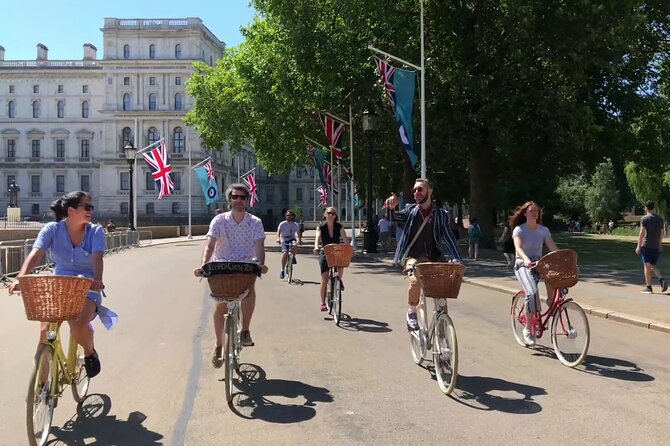 London Bike Tour: Landmarks, Secret Gems, Pub Stop & Street Art - Traveler Reviews and Experiences