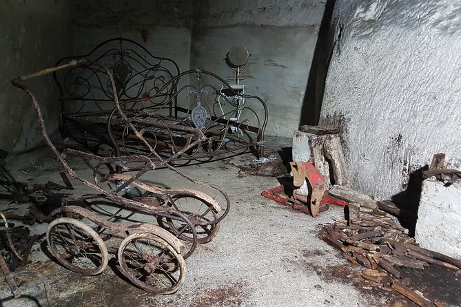 Naples Underground Spanish Quarters With Guide - Navigating the Underground Maze