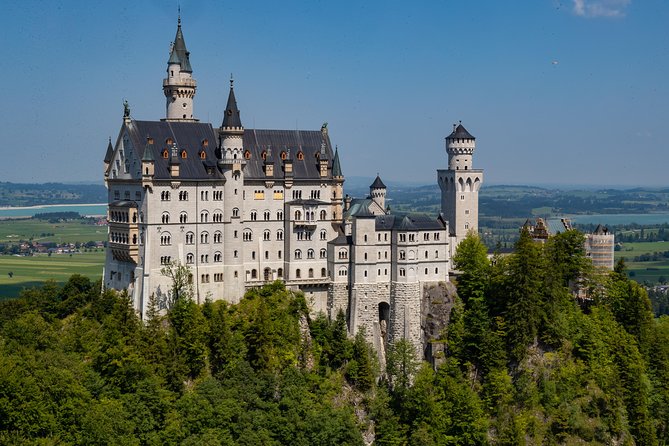 Neuschwanstein Castle and Linderhof VIP All-Inc Tour From Munich - Accessibility and Requirements