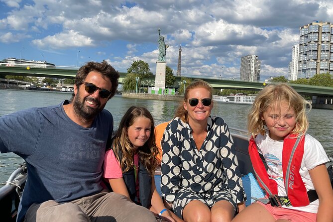 Paris Top Sights Seine River Private Boat Excursion - Customer Experiences and Feedback