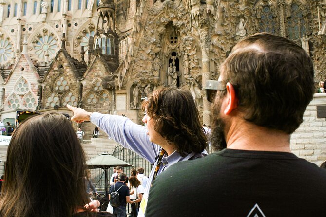 Sagrada Familia Small Group Guided Tour With Skip the Line Ticket - Personalized Small Group Experience