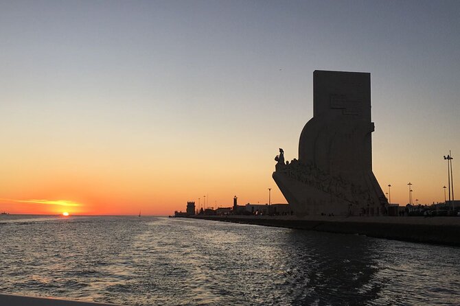 Sailboat Sunset Group Tour in Lisbon With Welcome Drink - Seating and Comfort