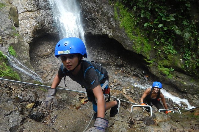 The Ultimate Waterfall Rappel in La Fortuna - Navigating the Adventure