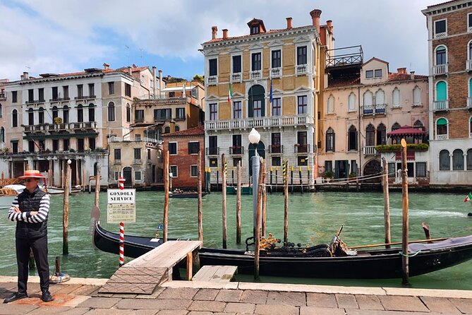 Venice Sightseeing Walking Tour With a Local Guide - Accessibility and Requirements