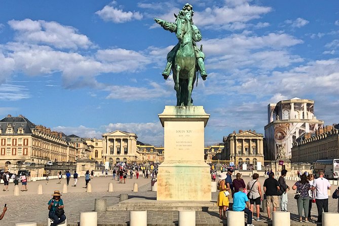 Versailles Small Group Guided Tour With Tranportation From Paris - Meeting Point