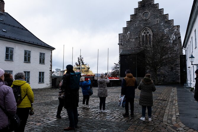 Walking Tour in Bergen of the Past and Present - Marveling at the Architectural Wonders