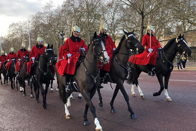 Changing of the Guard Guided Walking Tour in London - Tour Duration and Group Size