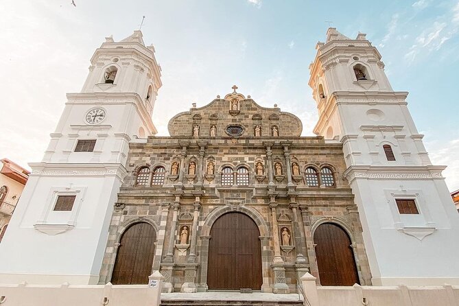 Legends of Casco Viejo Tour: Uncover Hidden Gems - Discovering Panamanian Culture and Traditions